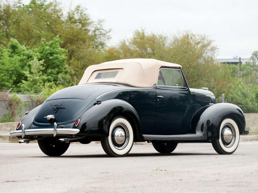  Ford V8 Deluxe Convertible Coupe 1938 года  (фото 2 из 5)